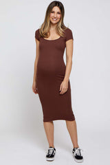 Brown Rib Knit Short Sleeve Maternity Midi Dress