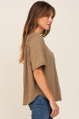 Mocha Front Pocket Raw Edge Trim Short Sleeve Top